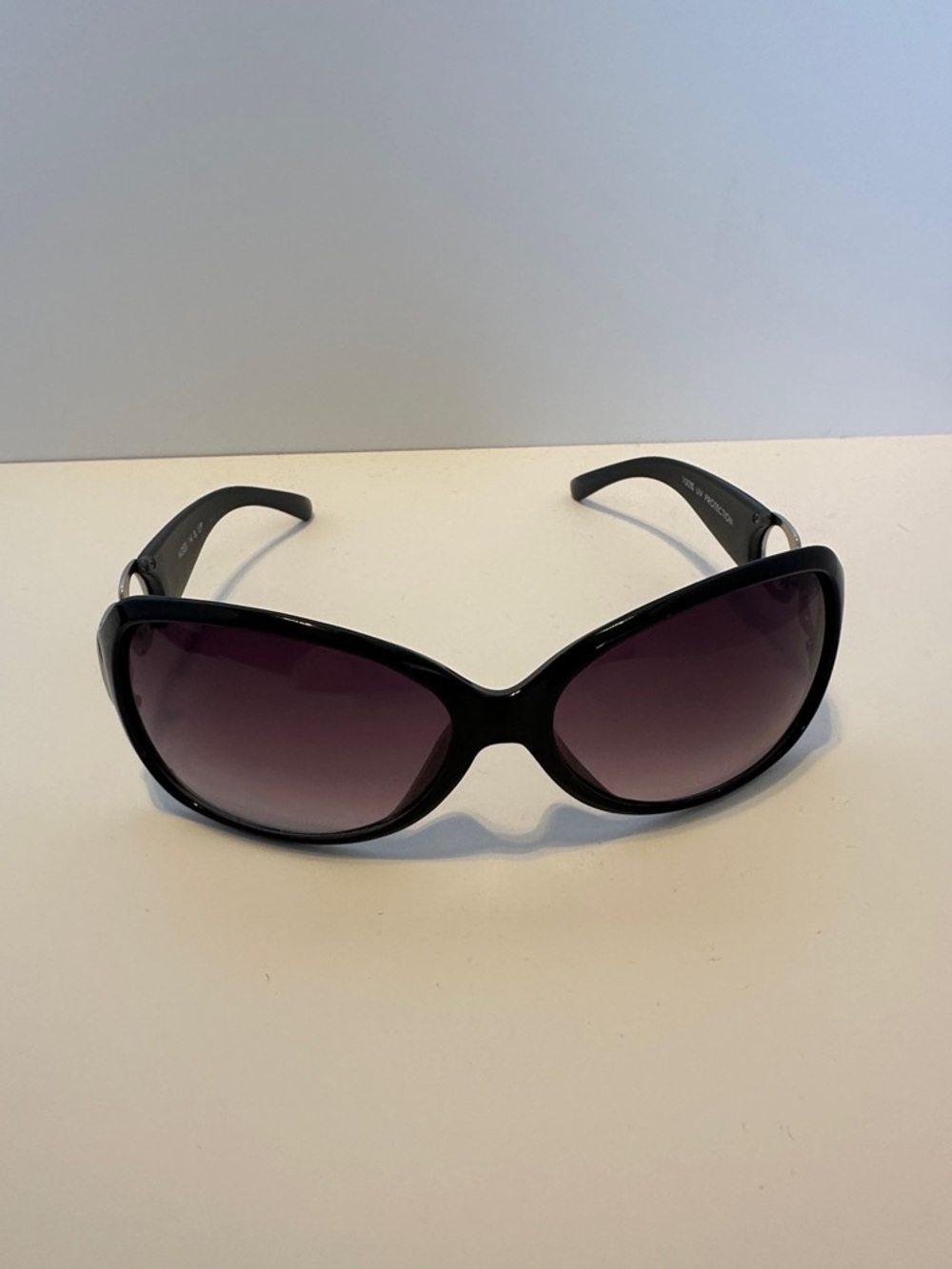 Source Unknown Black Sunglasses with Purple Gradient Lenses